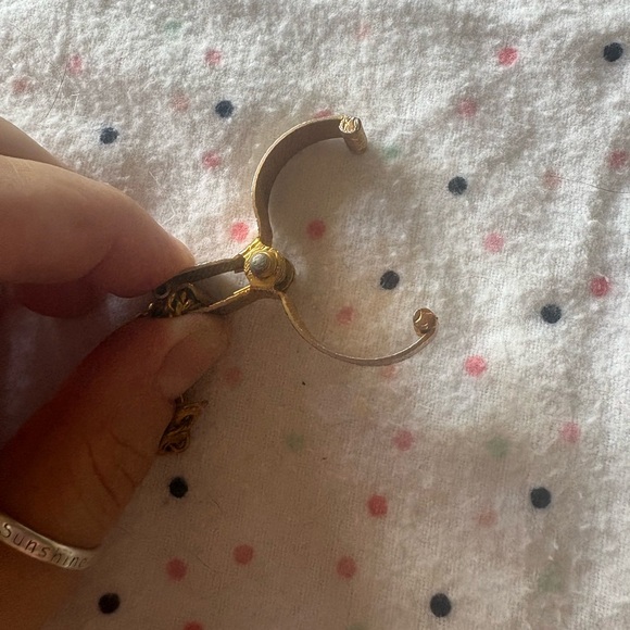 Vintage Gold Tone Glove and Scarf Holder Clip - Picture 7 of 9